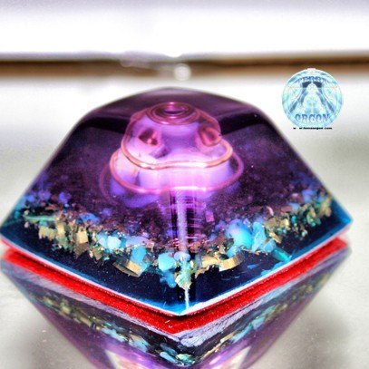 Piramide truncada espiral violeta